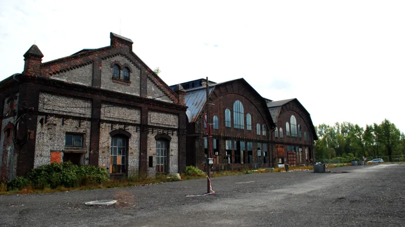 Karolina - Trojhalí