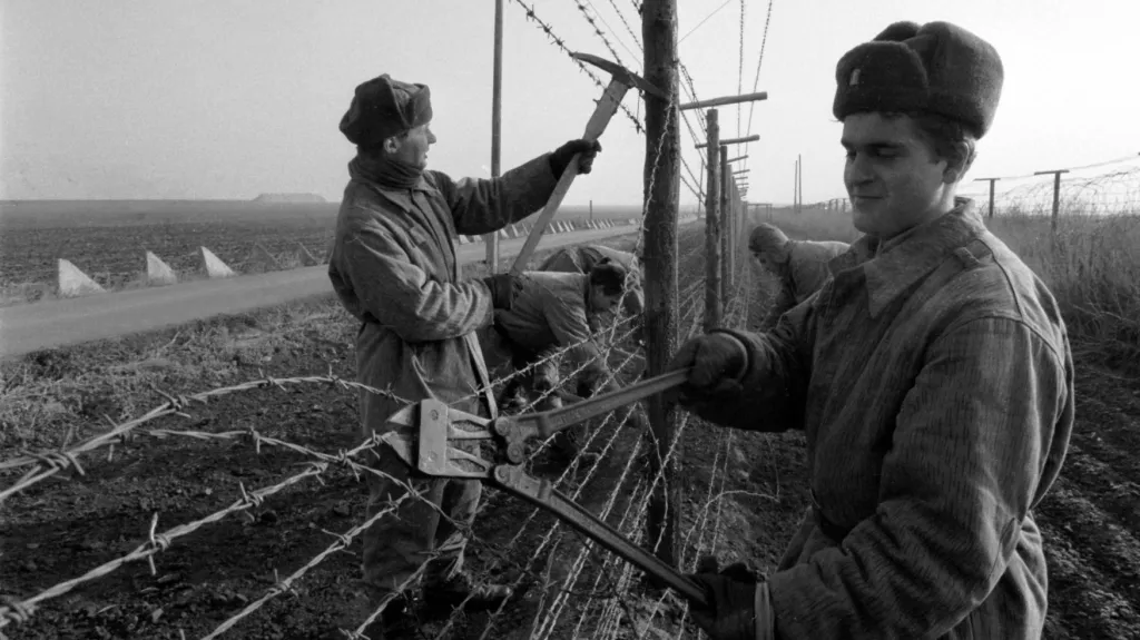 Likvidace železné opony, prosinec 1989