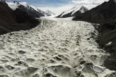 Čínské ledovce ustupují rychleji, než vědci očekávali, taje i „třetí pól“ světa