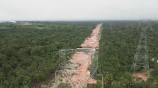 Vznikající dálnice v Amazonském pralese