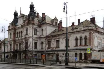 UNESCO radí vyvlastnit nádraží Vyšehrad, památku, kterou nechal majitel rozpadat. Byl by to zlomový krok