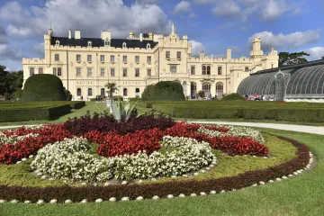 Rozkvetlý zámek Lednice i káva s kastelánem. České památky otevřou v omezeném režimu