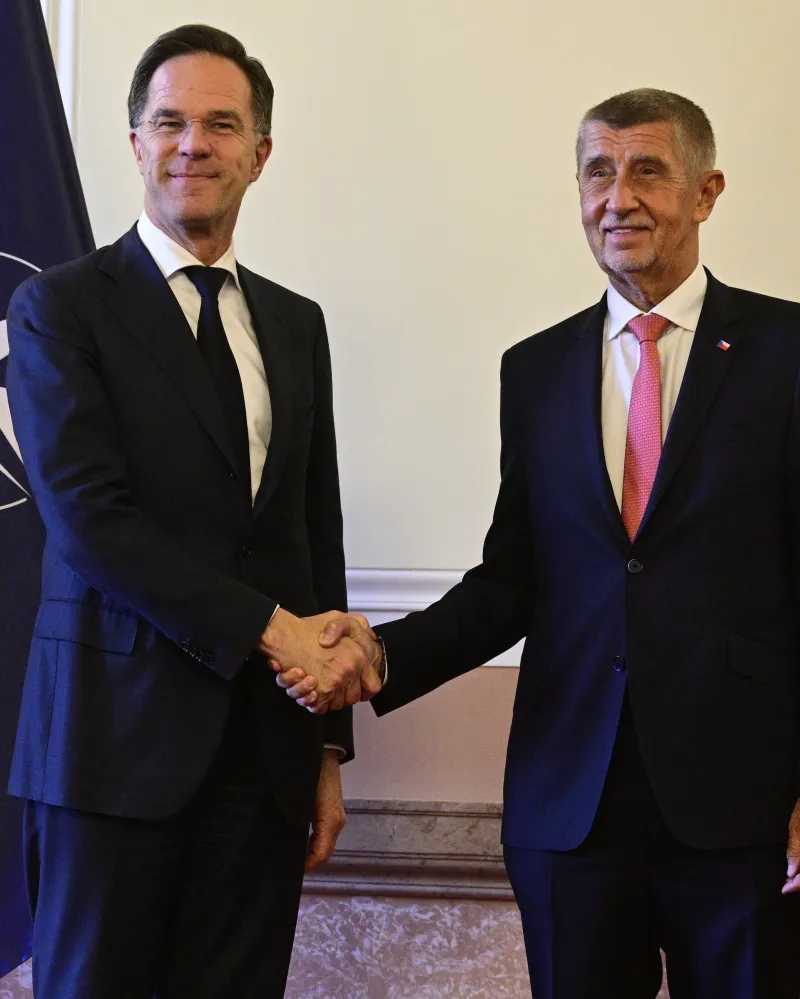 Uděláme vše pro plnění závazků NATO, řekl Babiš po jednání s Ruttem