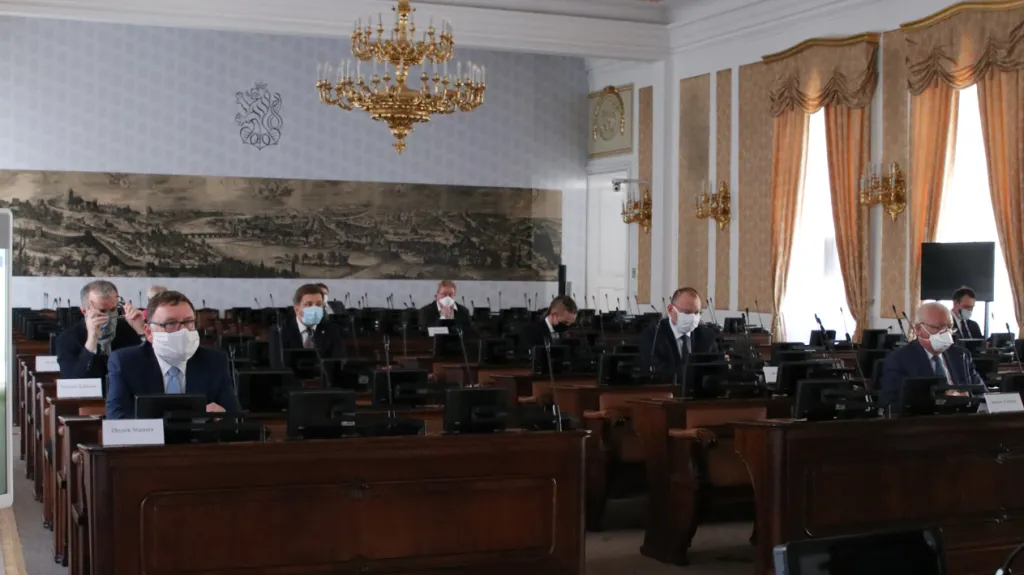 Jednání zástupců vlády a politických stran