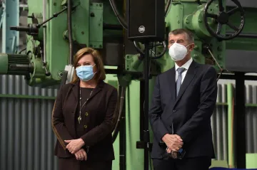 Neexistuje plán, jak kompenzovat výpadek ze zrušení superhrubé mzdy, uvedla Schillerová