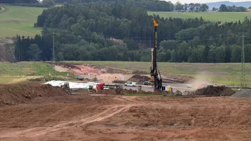 Stavba úseku Knínice–Bošov na trase dálnice D6