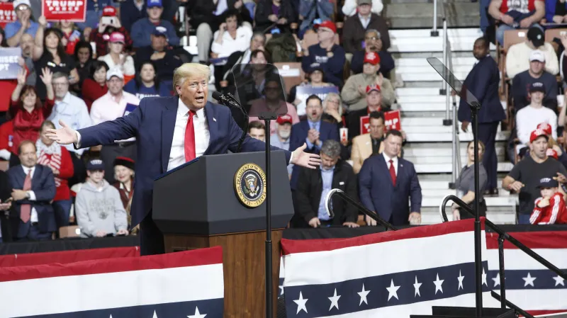 Prezident Donald Trump na shromáždění v New Hampshiru