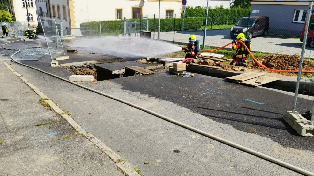 Likvidace požáru a úniku plynu ve Vrbně pod Pradědem