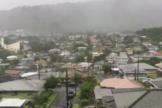Hurikán Lane ohrožující havajské ostrovy výrazně zeslábl. Podle nového modelu ani nezasáhne pevninu