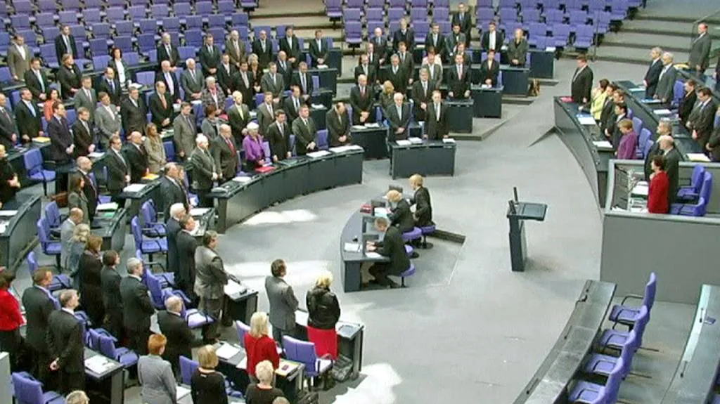 Bundestag drží minutu ticha za oběti kebabových vražd