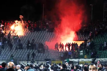 Krveprolití na stadionu v Port Saídu