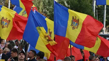 Shromáždění příznivců strany PAS před parlamentními volbami v Moldavsku