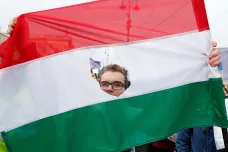 Maďaři vyšli kvůli „otrockému“ zákonu do ulic. Neklidná je opět i Francie