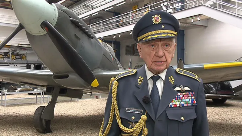 Stíhač RAF Emil Boček