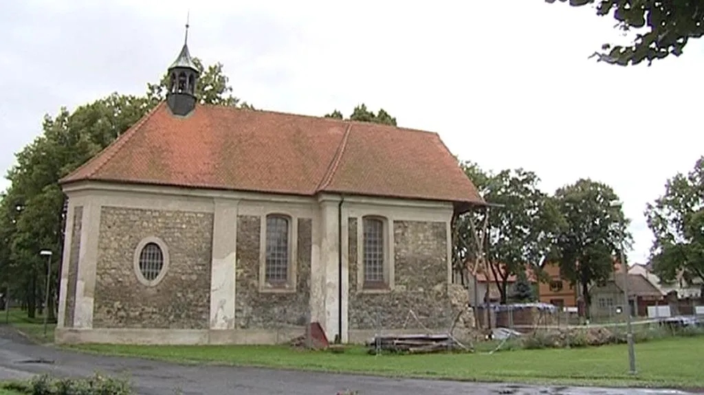 Lenešický kostel v červenci 2011