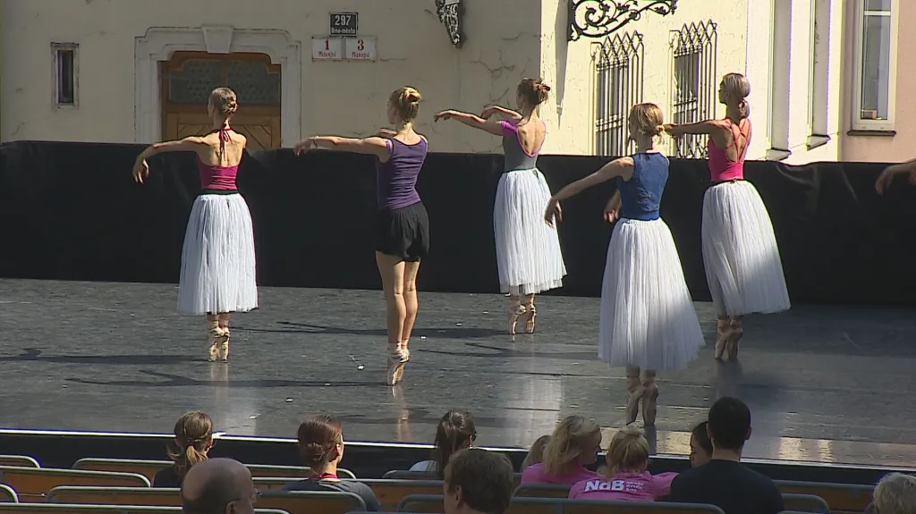 Zkouška baletu na Biskupském dvoře v Brně