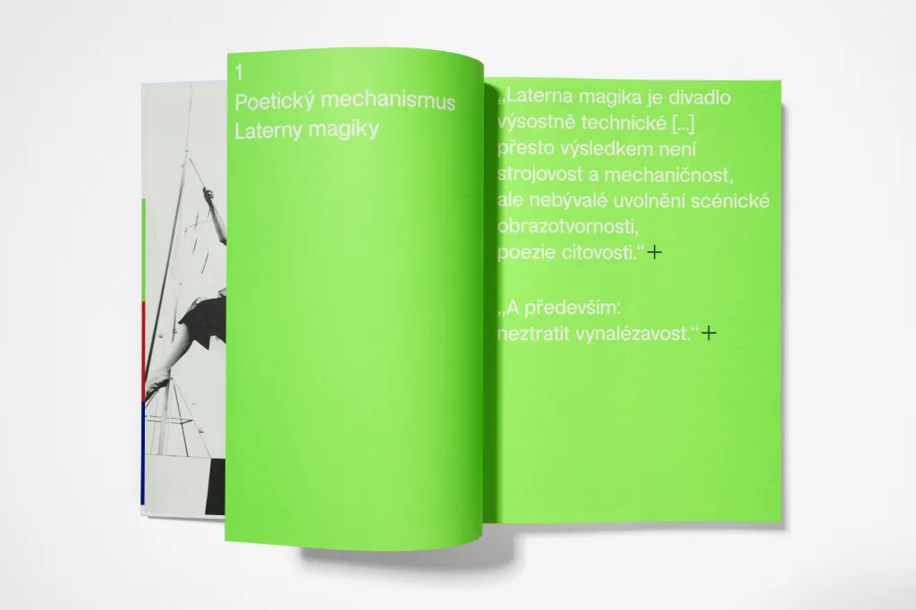 O ceně za grafický design se rozhodne mezi Janem Matouškem, který zpracoval vizuální koncepci knihy a výstavy Diktátor času: (De)kontextualizace (De)kontextualizace fenoménu Laterny magiky +