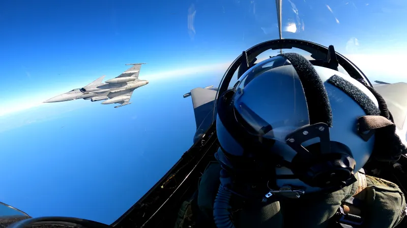 Kapitán Aleš Svoboda v kokpitu