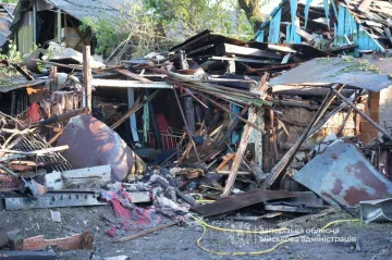 Ruské bombardování Záporoží zabilo pět lidí. Ukrajinci útočili na rafinerii na Sibiři