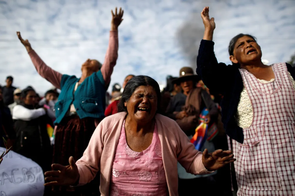 Stoupenci bývalého bolivijského prezidenta Eva Moralese truchlí nad smrtí muže, o kterém tvrdí, že byl zabit bezpečnostními silami