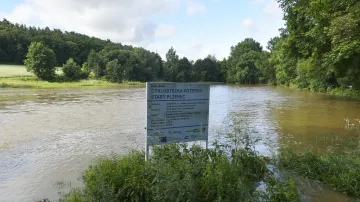 Rozvodněná řeka Úslava (Plzeň-Koterov)