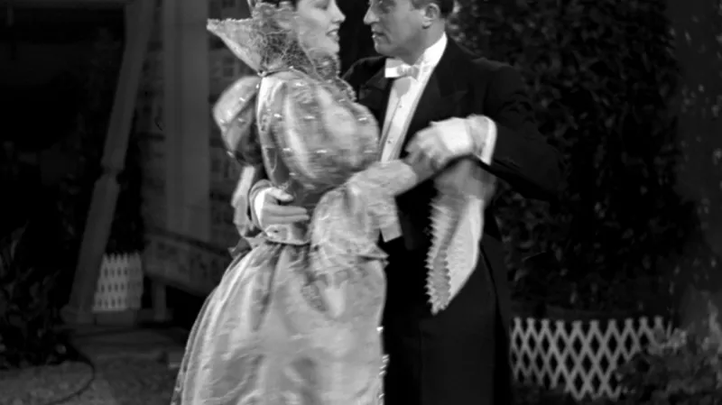 Lída Baarová a Oldřich Nový ve filmu Dívka v modrém (1939)