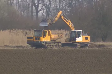 V Kojetíně budují biotop s rybníkem, tůněmi a naučnou stezkou. Cílem je zadržet vodu v krajině