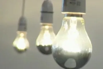 Klasická žárovka mizí po 130 letech ze scény