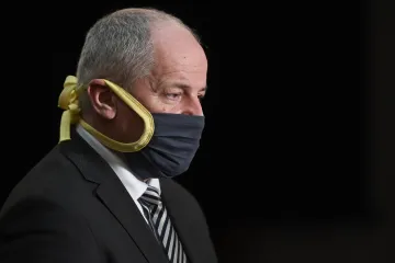 Největší důvěře se v souvislosti s nákazou těší Prymula, ukázal průzkum