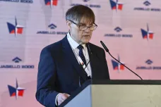 Velvyslanecký post na Slovensku obsadí ředitel hradní diplomacie Jindrák. Má souhlas Bratislavy