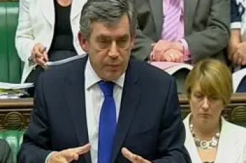 Nová statistická data v Británii vedou zaměstnance dokonce ke xenofobním reakcím