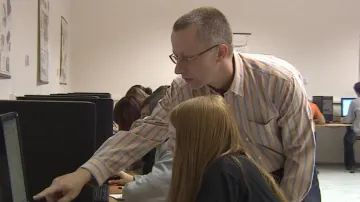 Testy žáci vyplňují na počítači