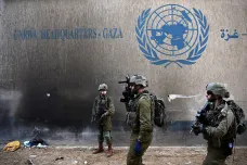 Izraelští vojáci se půl roku od začátku války s Hamásem stahují od Chán Júnisu