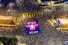Izraelci mohutně protestovali proti justiční reformě, parlament ji projedná příští týden