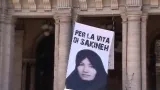 Portrét Sakíne Aštíaníové na budově italského ministerstva