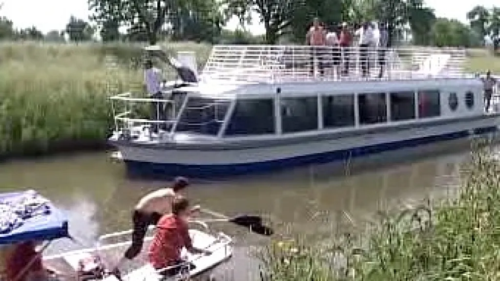 Nová loď na Baťově kanále