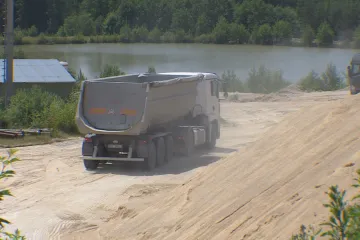Průmyslová těžba vltavínů se v Ločenicích zatím rozšiřovat nebude, rozhodlo ministerstvo