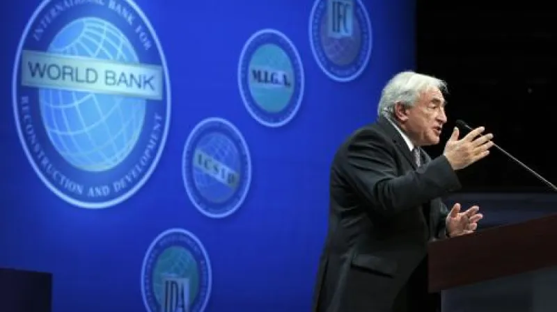 Dominique Strauss-Kahn na summitu MMF a Světové Banky