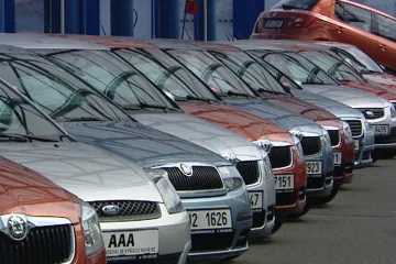 Slibům autobazarů o ujetých kilometrech věřit nemůžete