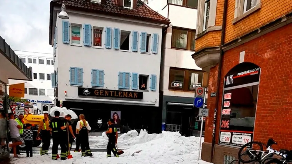 Reutlingen zažil krupobití