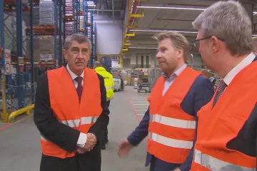 Nákupy se v posledních dnech zvýšily asi o třetinu. Babiš vyrazil do skladů řetězců