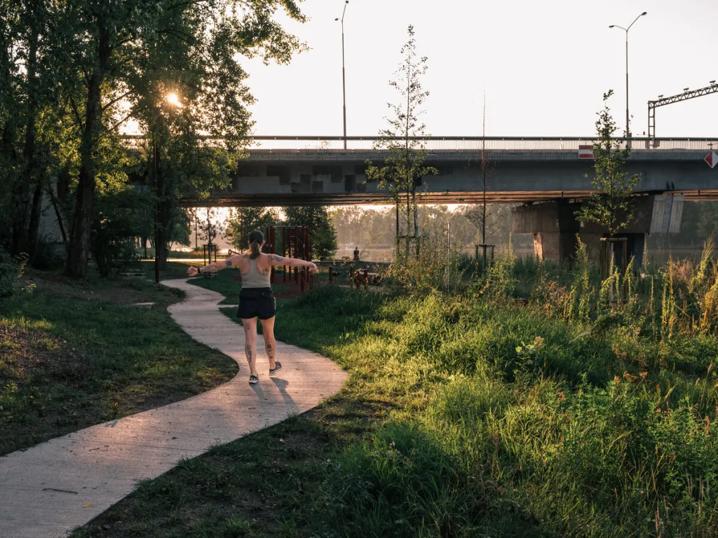 Krajinářská architektura a zahradní tvorba: Park U Vody, Praha 7. Autoři: Tereza Rapsová, Alice Boušková, Martina Tománková, Marie McClellan, Marie Pourghasem, Tereza Lacigová