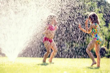 Teploty opět přesáhnou třicet stupňů, meteorologové vydali výstrahu