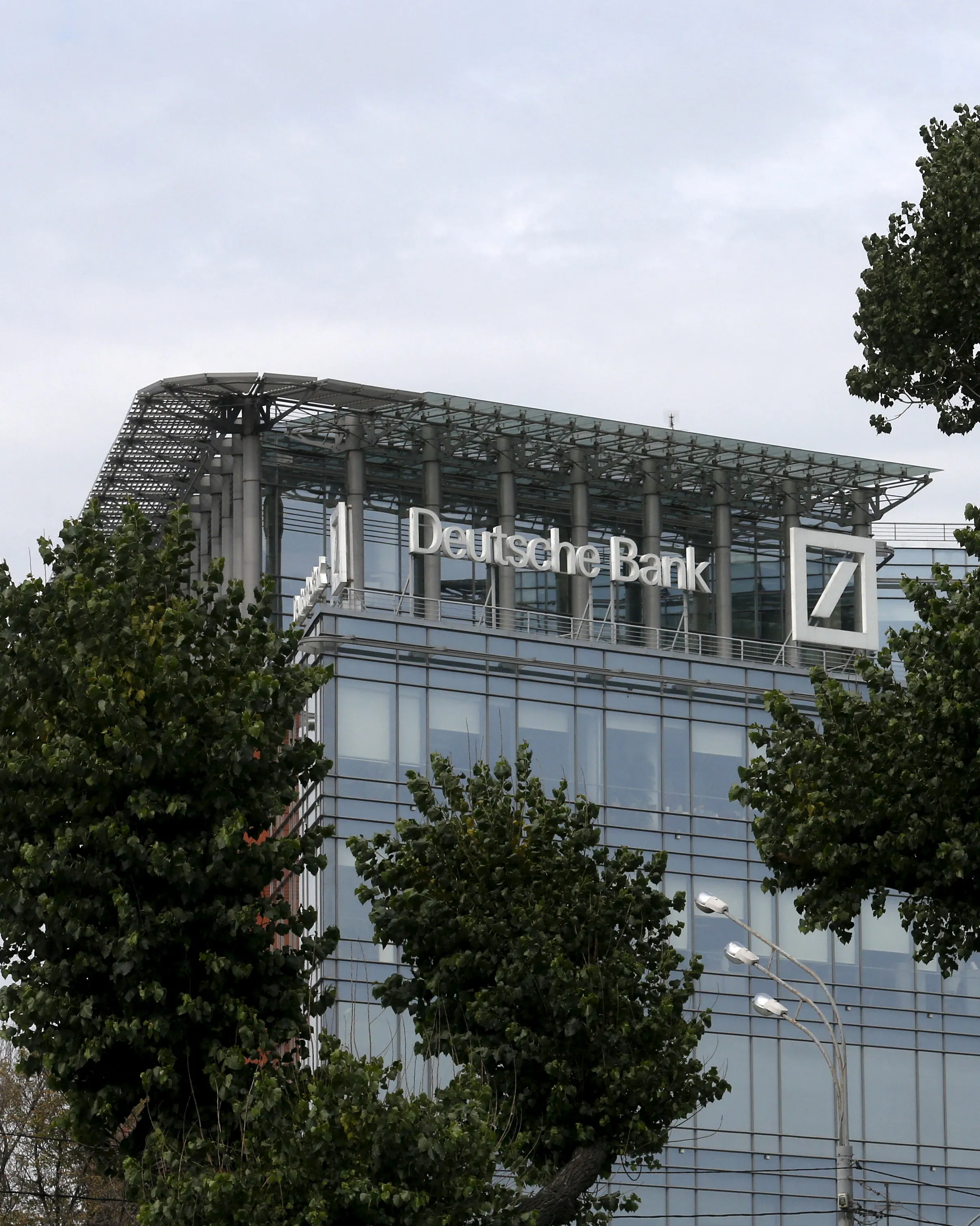 Ruský soud nařídil zabavit majetek dvou evropských bank. Slíbily záruky na projekt odřeknutý kvůli válce