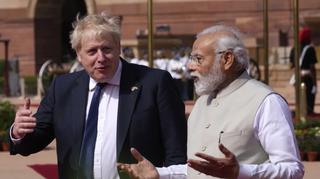 Britský premiér Boris Johnson a jeho indický protějšek Naréndra Módí
