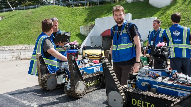 Čeští roboti na soutěži DARPA