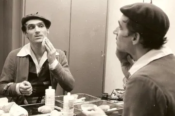 Gala ušité horké jehlou: Miroslav Kůra slavil devadesátiny