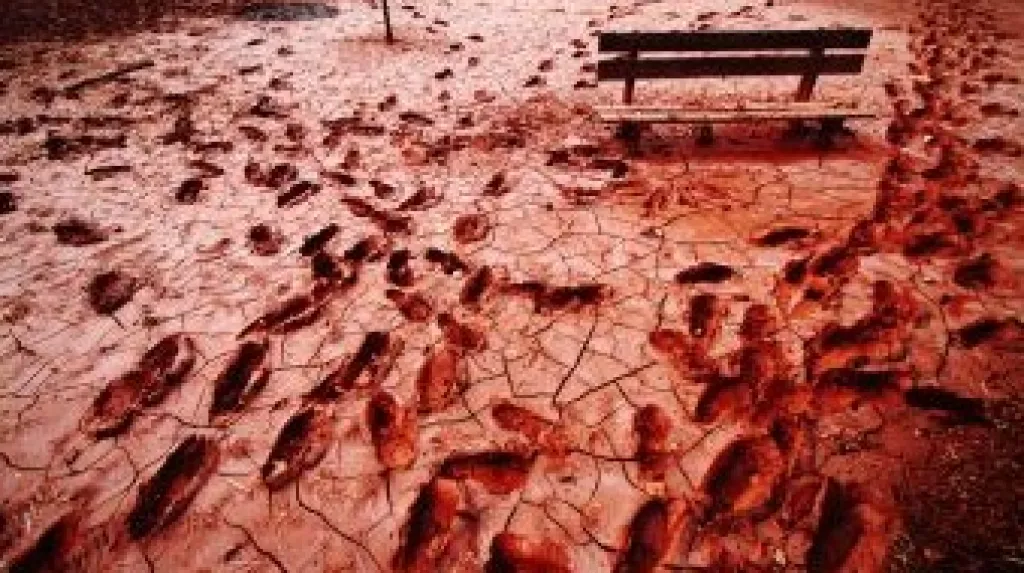 Jan Cága / Toxické bahno v Maďarsku