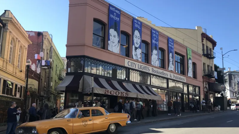 Knihkupectví a nakladatelství City Lights