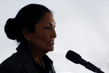 Americké úřady plánují přejmenovat stovky míst, které mají v názvu slovo „squaw“